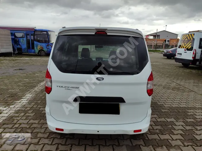 ميني فان FORD TOURNEO COURİER 1.5 TDCI TREND موديل 2015 بمسافة 177.000 كم - رؤية خلفية