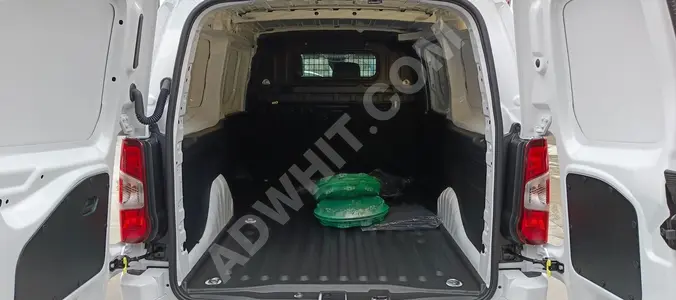 MERT OTOMOTİV 2024 Berlingo PANEL 1.5 FEEL -2025 ÇIKIŞLI-%20 fat