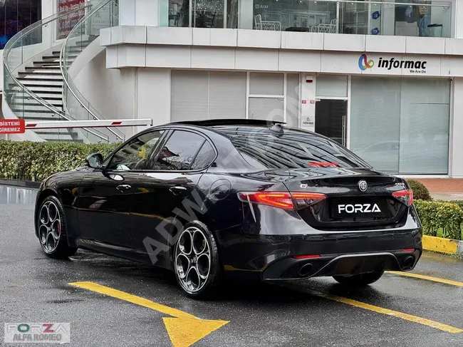 Alfa Romeo Giulia موديل  2023   أسود من الداخل فريد من نوعه منFORZA