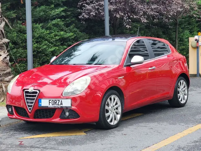 Alfa Romeo Giulietta موديل 2012  132,000 كم سقف زجاجي