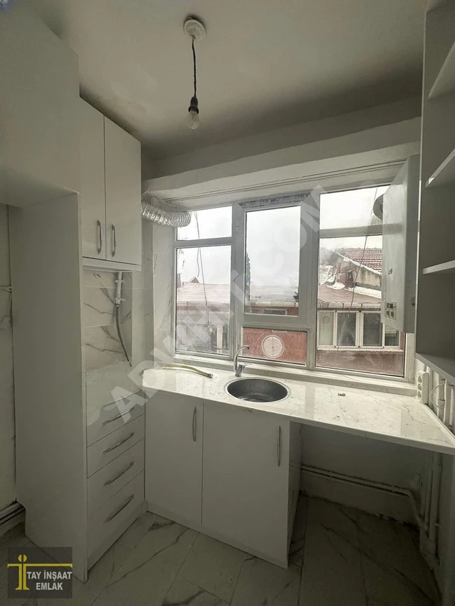 2+1 apartment for rent covering an area of 65 square meters in good condition on the second floor, Samatya Street.