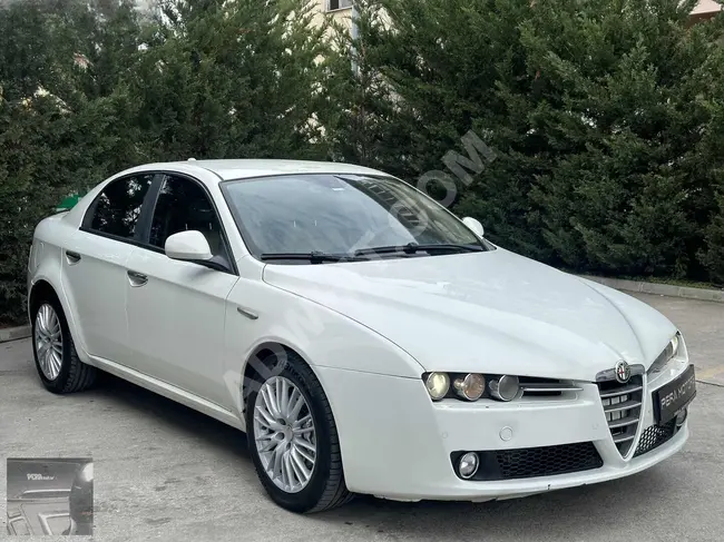 سيارة ALFA ROMEO 159 موديل 2010  أوتوماتيكي/ديزل نظيفة جداً