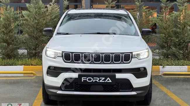 Jeep Compass 1.5  موديل 2023 هجينة بدون طلاء وبحالة صيانة ممتازة سقف زجاجي