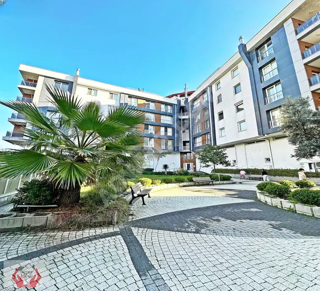 2+1 apartment with swimming pool for urgent sale in BEYLİKDÜZÜ KAVAKLI YASEMİN EVLERİ