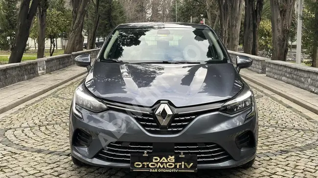 RENAULT CLIO موديل 2021  أوتوماتيك 120,000 كم بدون طلاء بدفعة مقدمة 300,000 ليرة والمتبقي على 36 قسط