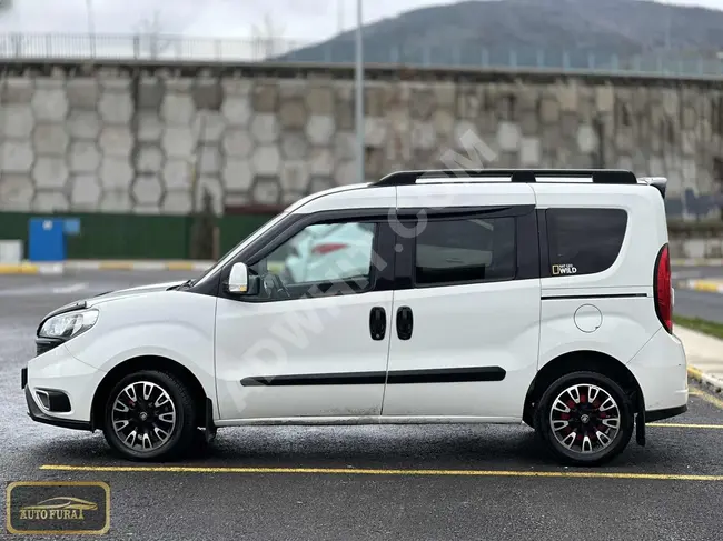 سيارة Fiat Doblo موديل 2017، بمسافة 145 ألف كم، بدون أخطاء، 6 سرعات، لمبات عيون، مرآة كهربائية.