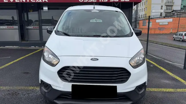 FORD TRANSIT COURIER, Model 2023, no color changes and no accident record - Maintenance from the authorized dealer.