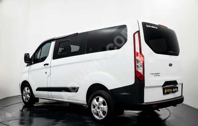 Ford Tourneo Custom موديل  2018 بدون عيوب الأبواب  أوتوماتيكية مخصصة 9+1 كاملة  المواصفات