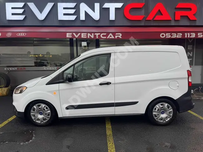 FORD TRANSIT COURIER, Model 2023, no color changes and no accident record - Maintenance from the authorized dealer.