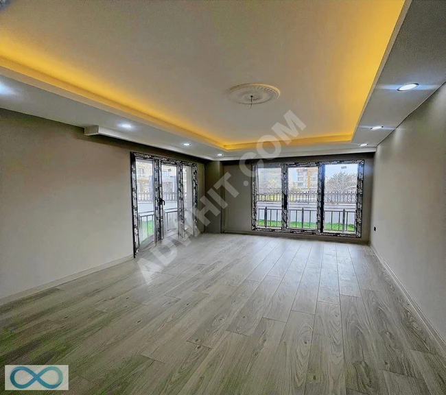 Apartment for rent with a high entrance 2+1 in a complex in BEYLİKDÜZÜ KAVAKLI