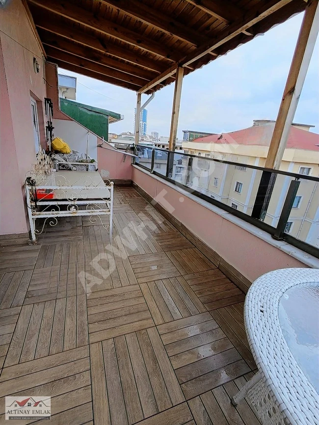 4+1 duplex for sale in KARTAL ESENTEPE with high ceiling