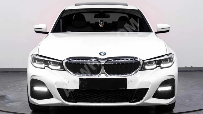 سيارة  BMW 320i موديل 2022 بدون أخطاء وبدون طلاء، مكفول بصيانة خدمة.