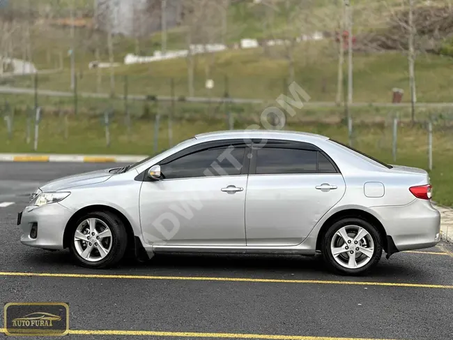 TOYOTA COROLLA car without paint or modifications, 6 speeds, rear view camera with headlamp washers.