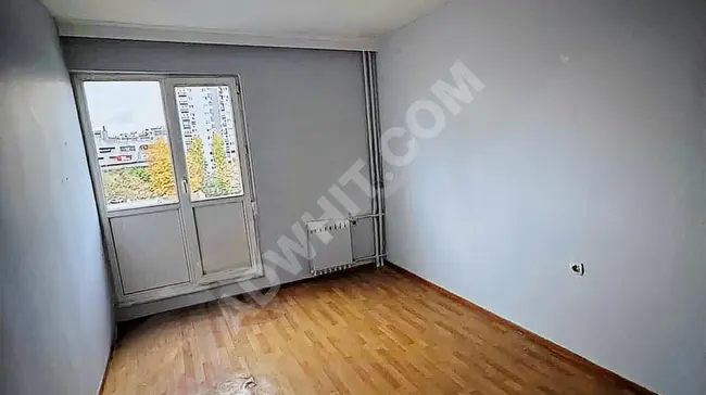 Ready-to-use vacant apartment next to the market in 5.KISIM