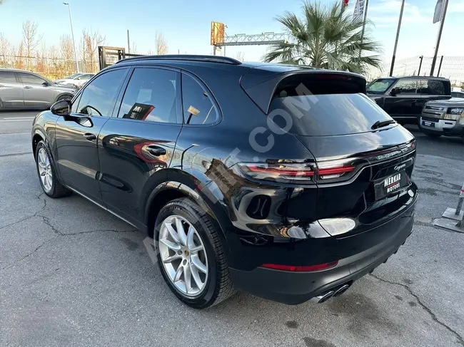 سيارة PORSCHE CAYENNE 3.0 V6 موديل 2022 - بدون أخطاء - كاملة