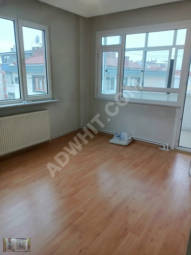 2+1 apartment, middle floor, 90 square meters in Fatih Çapa near Odabaşı Mosque.