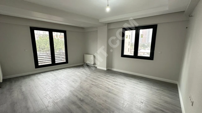 Apartment for sale 2+1 open-sided with car park in Bağcılar. Kirazlı