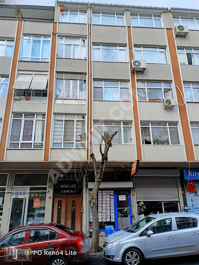 1+2 apartment with elevated entrance on Cevdetpaşa Street in Fındıkzade Çukurbostan