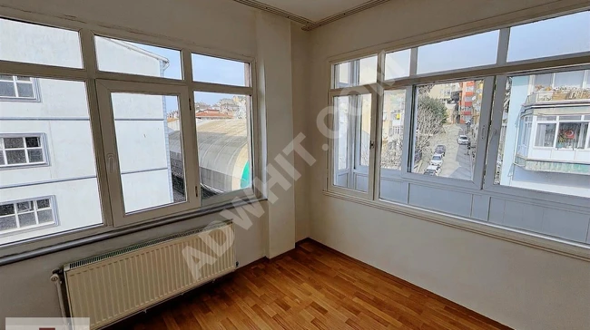 A spacious 2+1 apartment with parking, located 5 minutes walking distance to the pier in the ÜSKÜDAR center.