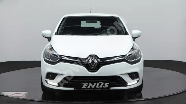 سيارة Renault Clio موديل 2019 موديل بدون تغيير بمسافة 35000 كم شاشة