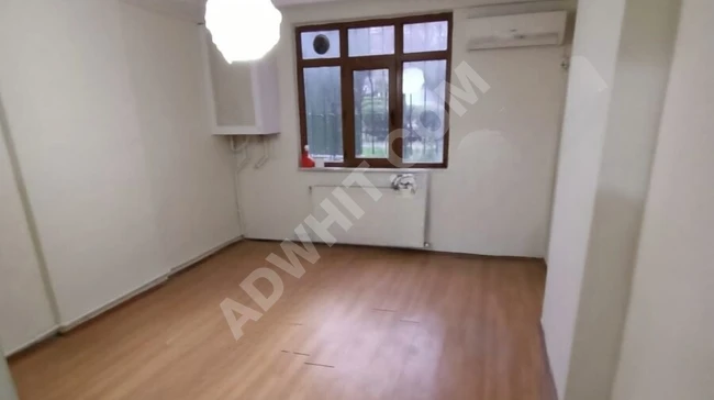 1+1 apartment with a high entrance in a 15-year-old building in Fatih Findikzade