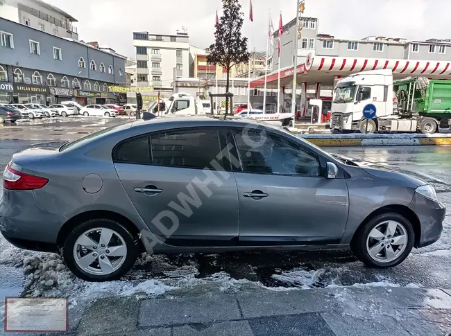 RENAULT FLUENCE - Model 2011 - Automatic - No accident record