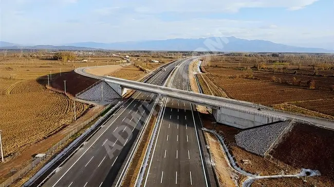 ارض للبيع قريبة من YASSIÖREN الطريق السريع شمال MARMARA