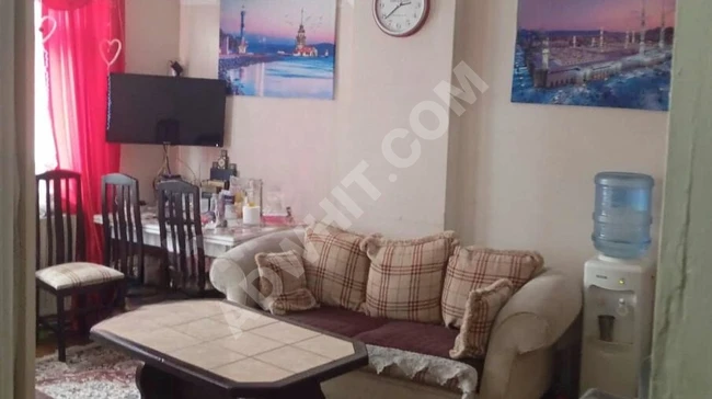 Apartment 1+1 for sale on the fifth floor with a tenant - by ELİF EMLAK