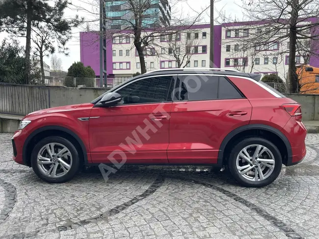 فولكس فاجن T-ROC 1.5 TSI R-LINE بقوة 150 حصان - سقف بانورامي