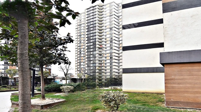 1+1 apartment in a residential complex, you can live in it or rent it out in BEYLİKDÜZÜ