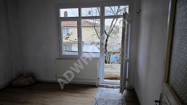 1+2 apartment with a large garden and includes natural gas heating.