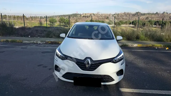 CLIO car model 2021 automatic with a distance of 64 thousand km