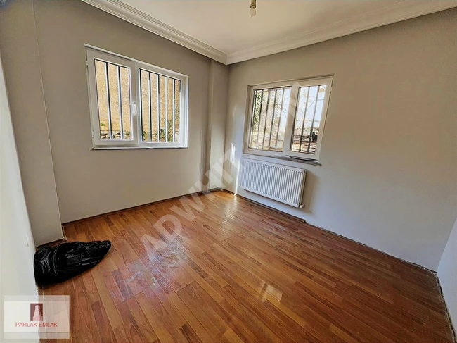 Apartment for rent on the upper part of the municipal building in a clean and suitable condition from the inside.