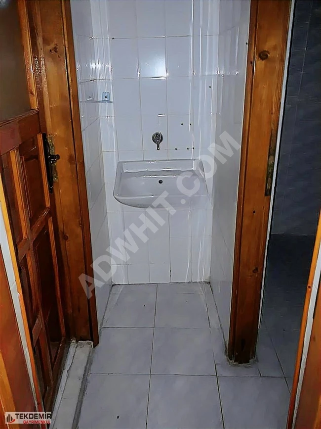 Apartment for rent 1.5+1 between floors in DAVUTPAŞA with central heating system