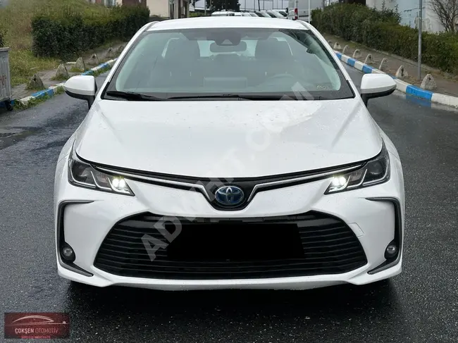 COROLLA 1.8 HYBRID E-CVT car, model 2022 - defect-free with a distance of 120,000 km