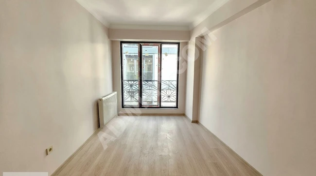 Apartment for sale in the center of Üsküdar area in a new building 3+1, third floor