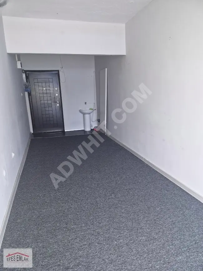 Office space of 25 square meters with an elevator opposite the OSMANAĞA mosque in KADIKÖY.