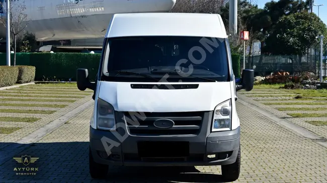 Ford Transit 330S Model 2010 - Rear-wheel drive 2+1 without expenses