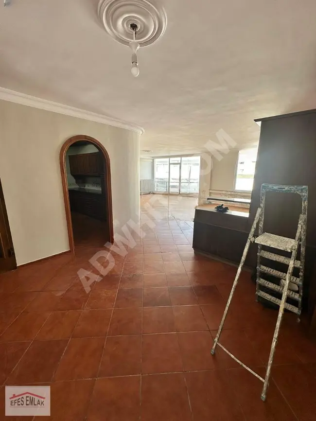 Apartment for sale 3+1 with a size of 220 square meters, in the heart of MODA with an elevator, parking space and sea view.