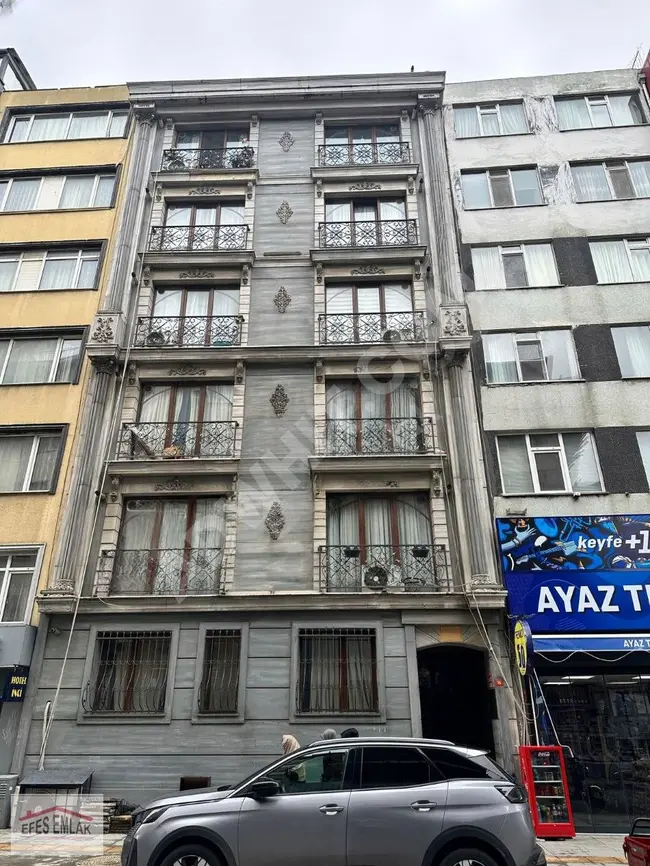 A 2+1 duplex apartment in a new building in KADIKÖY KUŞDİLİN with an area of 80 square meters and clean.