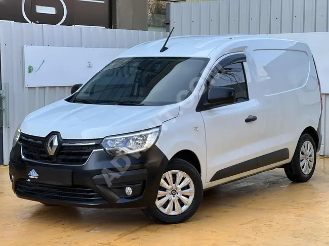 ميني فان RENAULT EXPRESS VAN 1.5 JOY موديل 2022 - 1.79 قرض + سند