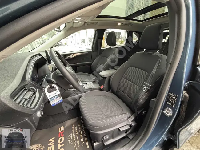 FORD KUGA 1.5 ECOBOOST TITANIUM model 2023 with a distance of 17,000 km