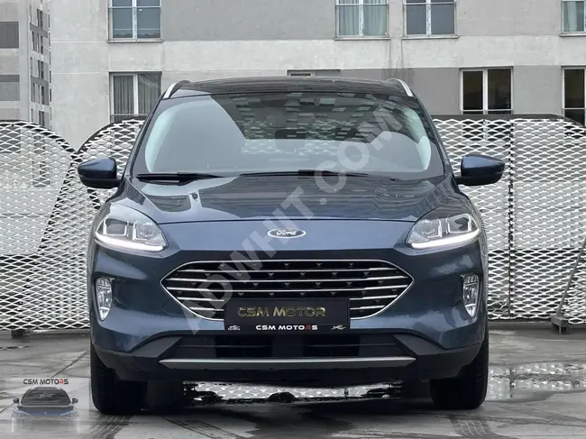 FORD KUGA 1.5 ECOBOOST TITANIUM model 2023 with a distance of 17,000 km