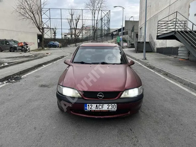 Opel Vectra 1.6 GL, model 1997 - petrol and LPG - engine equipped with air conditioning without defects