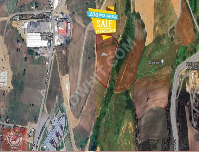 The last plot in TUZLA TEPEÖREN not to be missed with an area of 200 square meters.