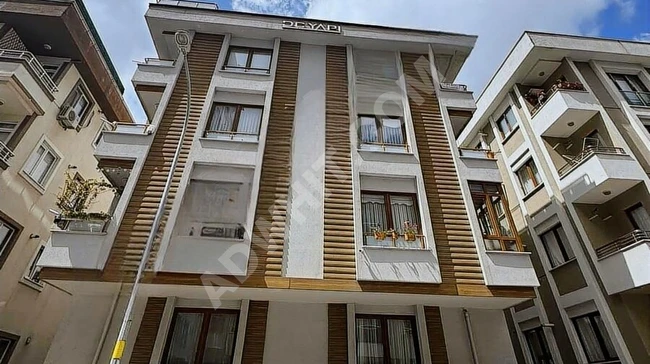 2+1 apartment for sale in SİTE neighborhood without additional costs and eligible for housing.