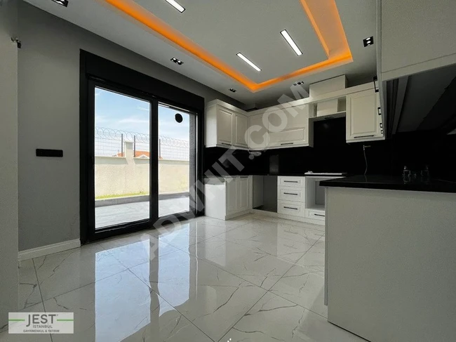 Luxury independent villa for sale, huge in size and completely new in BEYLİKDÜZÜ