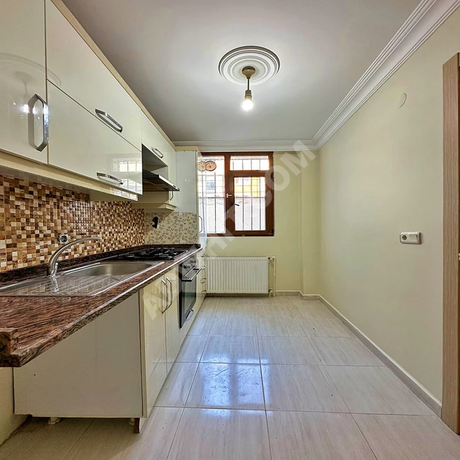 Apartment for sale 1+1, 8 minutes away from Metrobüs in BEYLİKDÜZÜ YAKUPLU