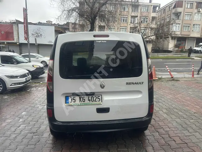 Minivan KANGO 1.5 DCI JOY, model 2017 with a distance of 176,000 km