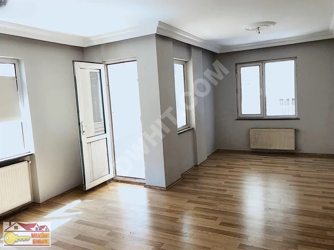 A 2+1 apartment on the third floor priced at 3,500,000 Turkish Liras in BAHÇELİEVLER at the BASIN complex.